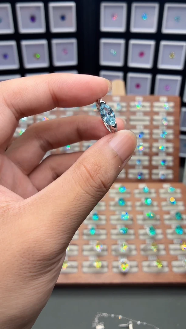 海蓝宝石戒指银S925镶嵌111