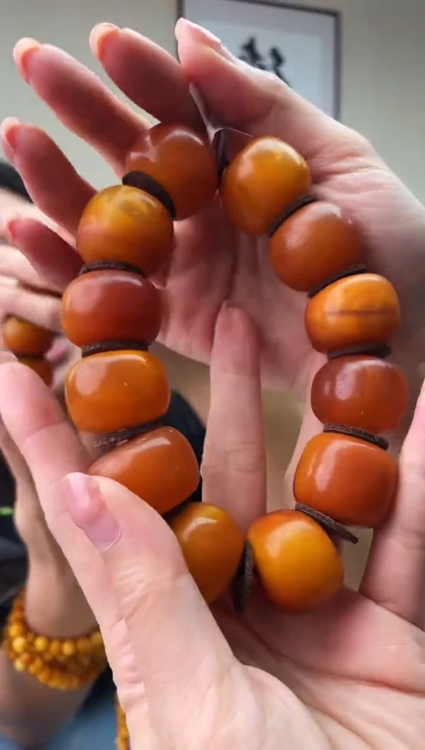 琥珀未镶嵌珠宝奇石T096 23微瑕假一罚十，多样性发一件