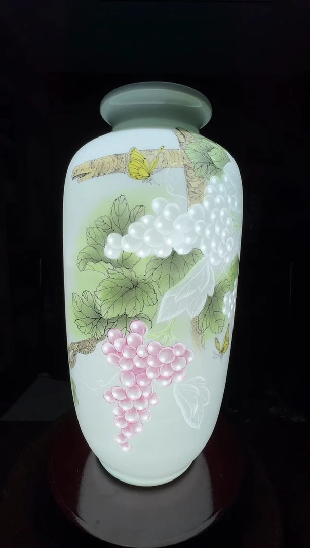 摆件瓷高维东玲珑葡萄纹冬瓜瓶11带证书