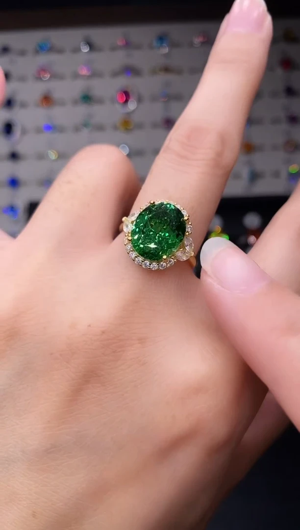 10克拉祖母绿（处理）欧美风戒指