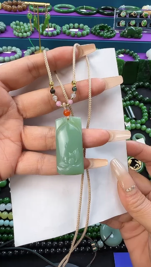 颈饰未镶嵌和田玉吊牌