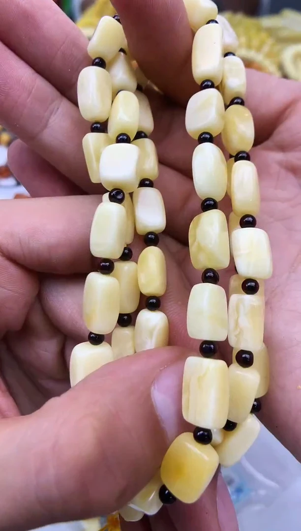 裸石琥珀未镶嵌日**日链子