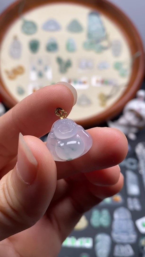 颈饰18K金镶嵌翡翠冰飘花佛公/芬