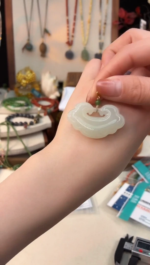 未镶嵌和田玉吊坠@@A5921D018010