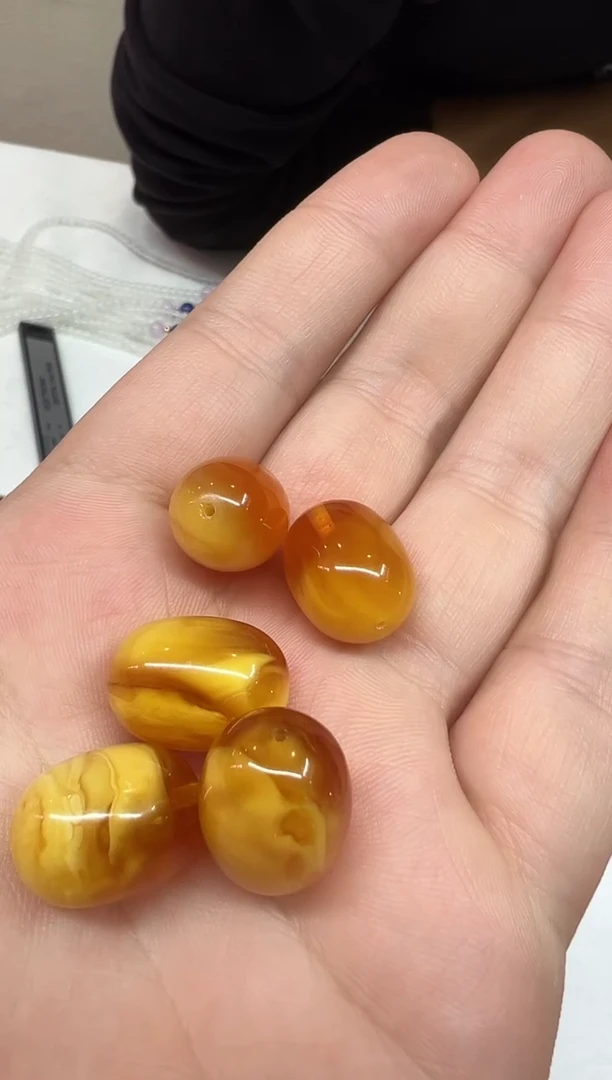 裸石蜜蜡未镶嵌中**女1227m018多样性发其一