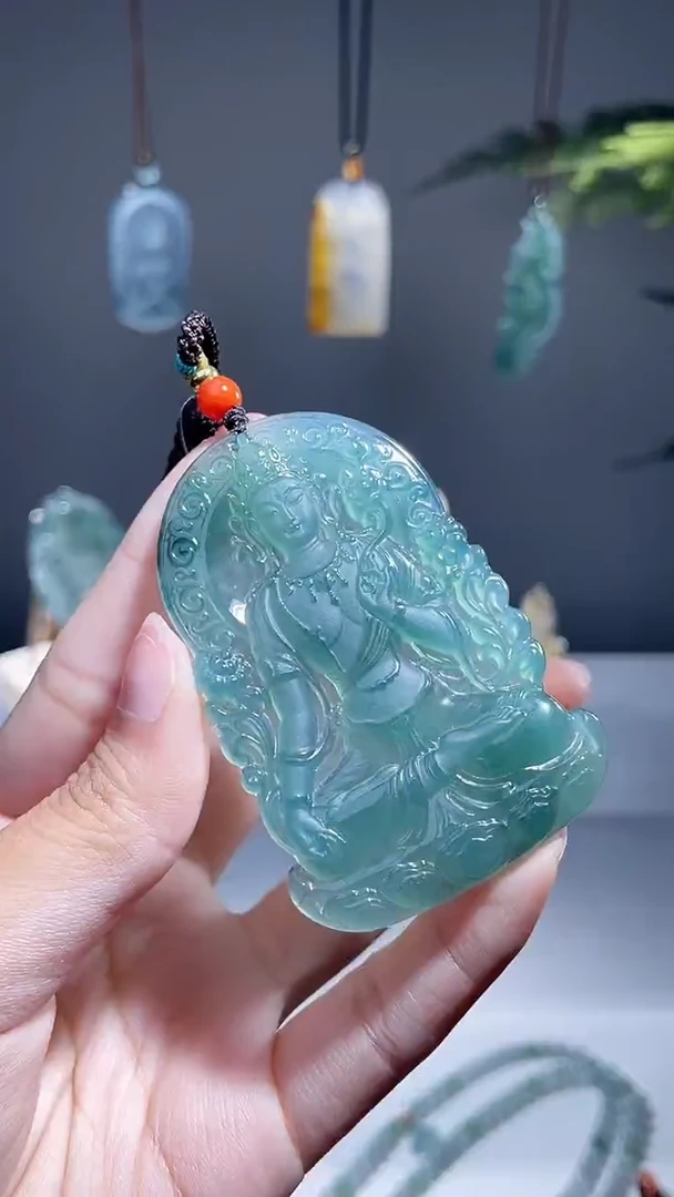 颈饰未镶嵌翡翠度母