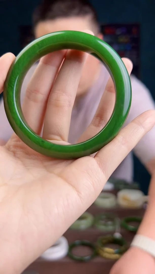 和田玉手镯未镶嵌多样性发货 拍一单发一个52-64