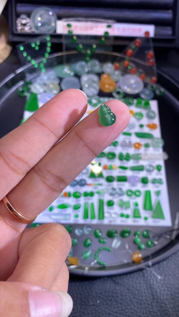 未镶嵌挂件翡翠葫芦