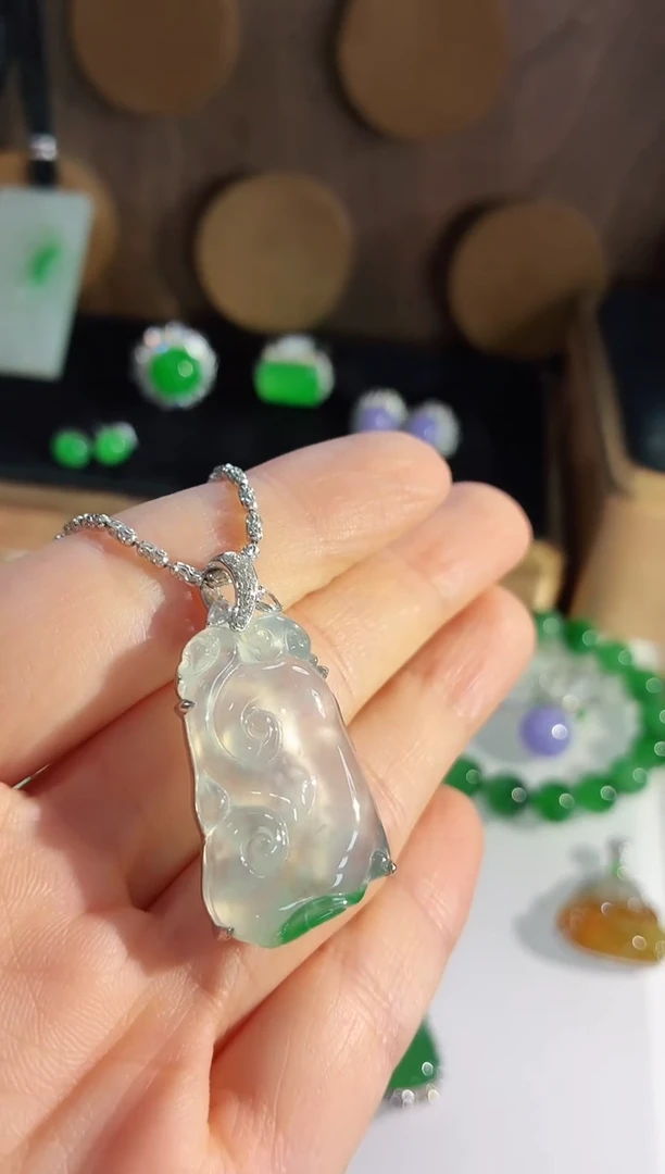 吊坠(不含链)18K金镶嵌翡翠吊坠