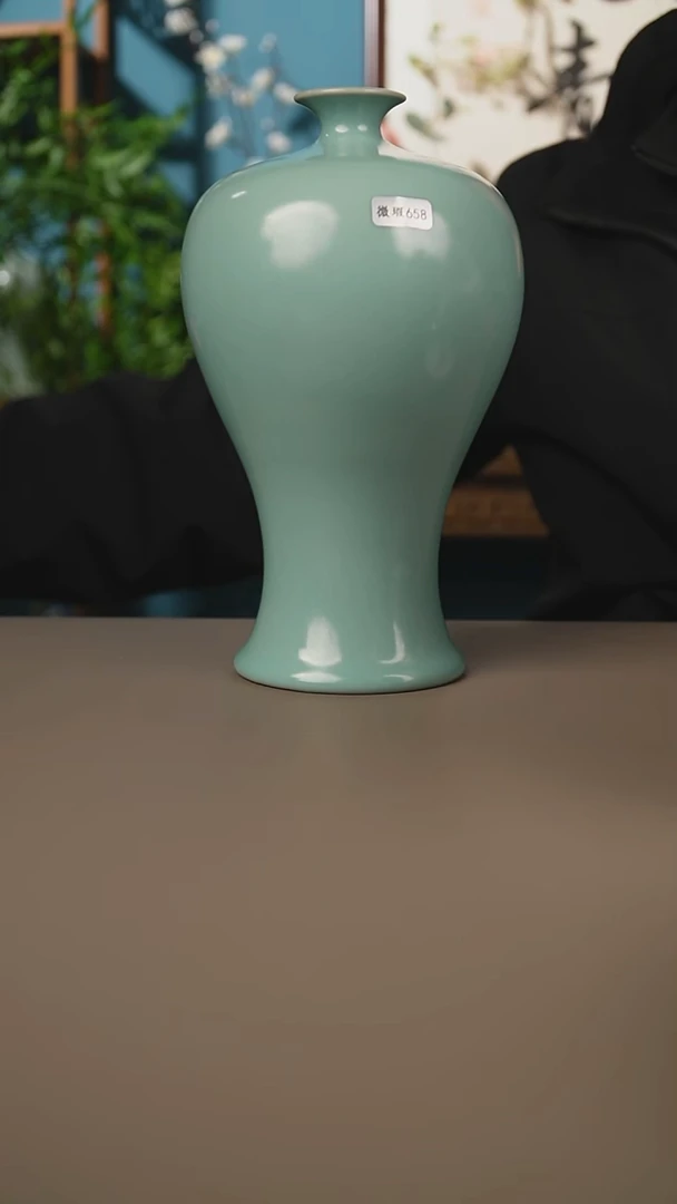 不开片梅瓶微暇1