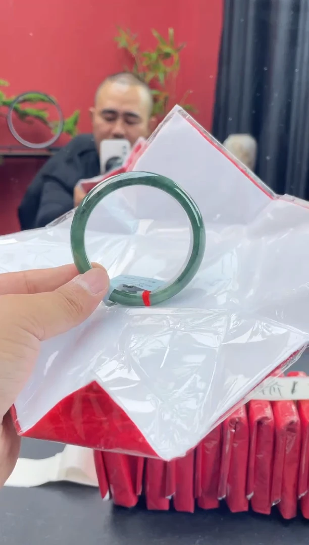 未镶嵌手镯翡翠4