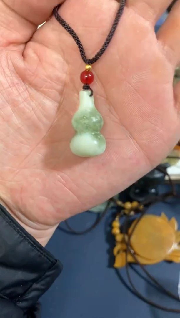 【闪购商品】蛇纹石玉颈饰未镶嵌岫玉