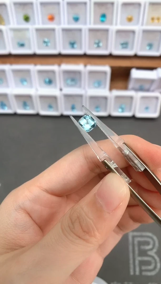 未镶嵌裸石定制托帕石2.2ct