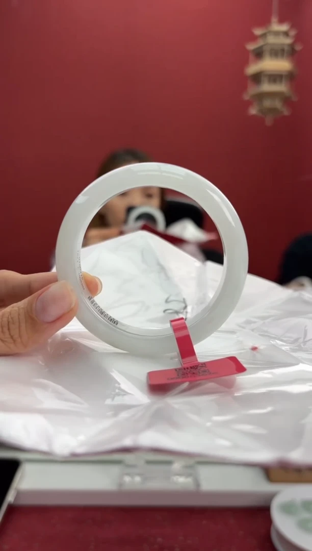 翡翠手镯未镶嵌手镯