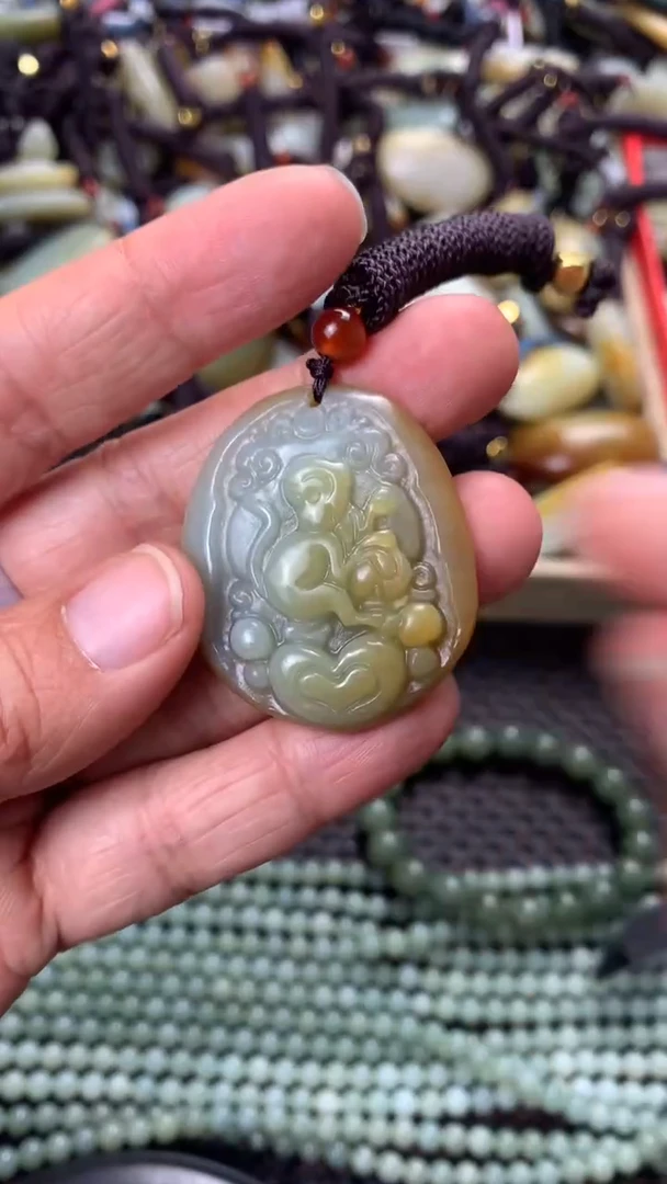 【闪购商品】和田玉颈饰未镶嵌多样性发货没有证书拍一发一有瑕