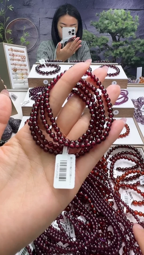 【闪购商品】石榴石手链未镶嵌酒红色石榴石四圈4mm+多样式发一