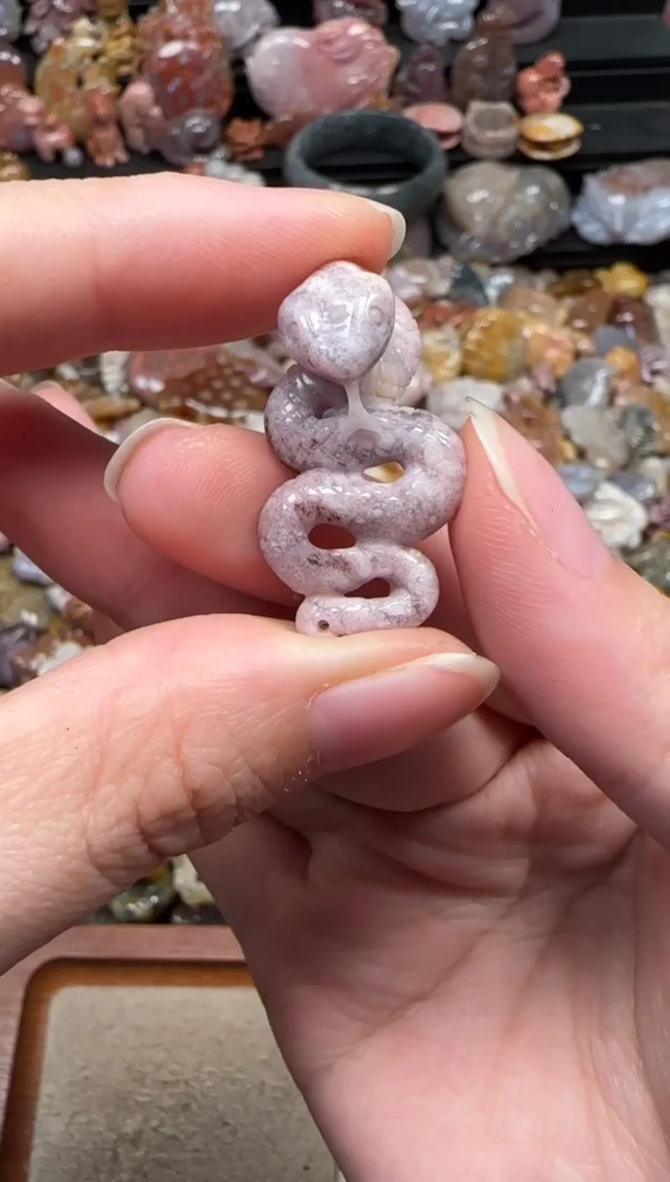 颈饰未镶嵌硅化珊瑚（珊瑚玉）739