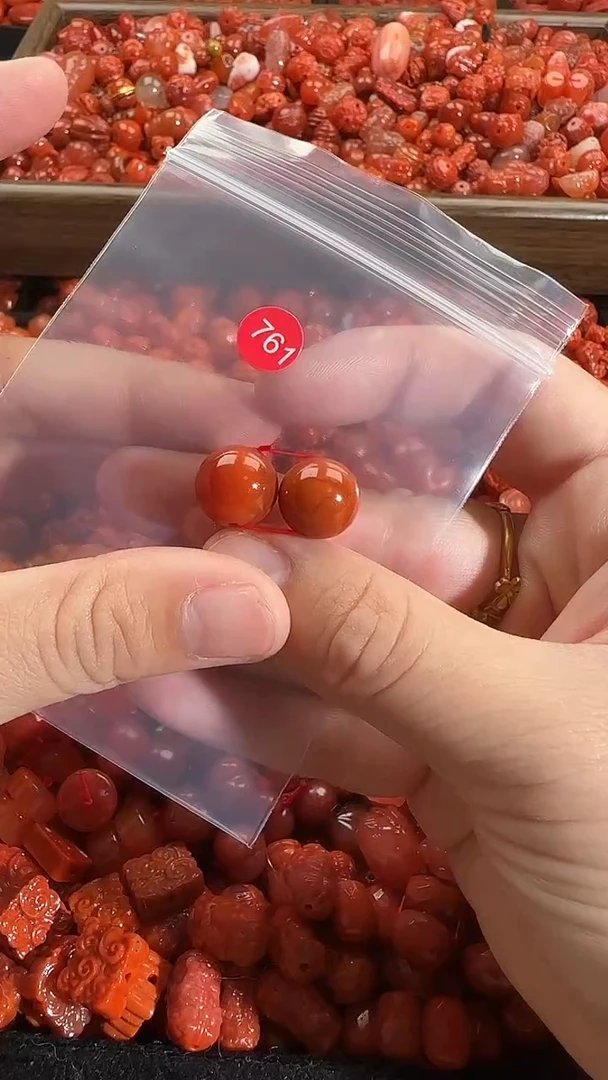 颈饰未镶嵌南红玛瑙1