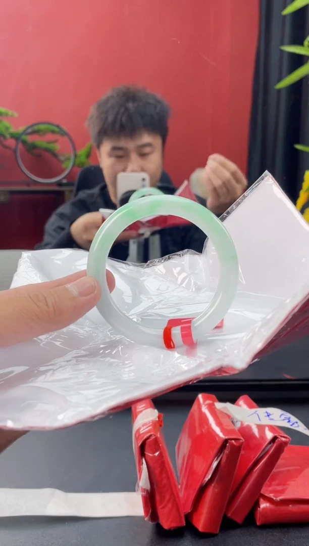 未镶嵌手镯翡翠4