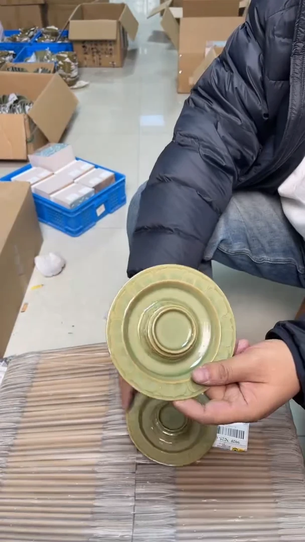 陶瓷纯手工橄榄绿莲瓣纹饰单独盏托  单只