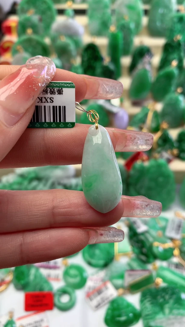 【闪购商品】翡翠颈饰18K金镶嵌挂件