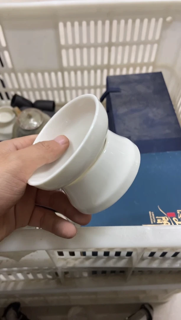 杯无运费险有瑕疵的摄影的产品有使用过的痕迹有点脏介意勿拍