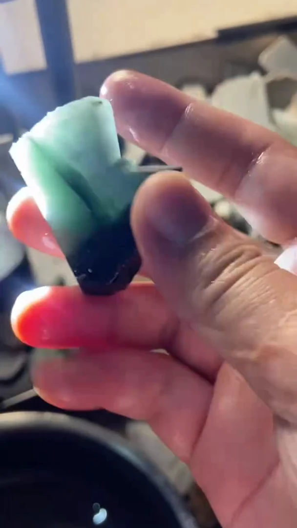 配石翡翠翡翠边角料未加工60