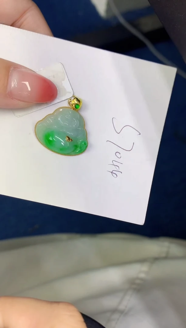 翡翠18K金镶嵌颈饰缅甸天然翡翠A货