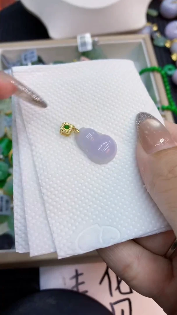 颈饰未镶嵌翡翠1
