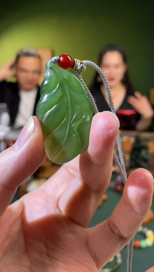 和田玉未镶嵌颈饰tg