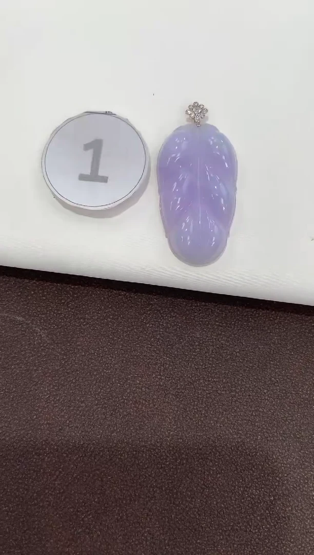 翡翠18K金镶嵌颈饰天然缅甸a货翡翠