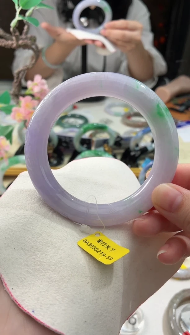 未镶嵌手镯翡翠七**间15  翡翠手镯 59