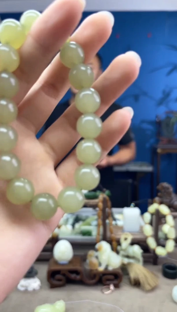 和田玉未镶嵌颈饰1