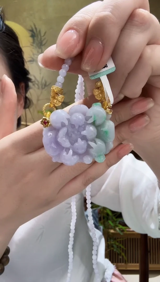 颈饰未镶嵌翡翠吊坠