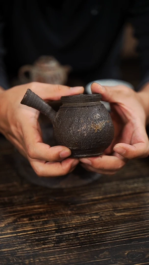 全手工制作 重工 南蛮 爆裂纹 重肌理  侧把壶 180cc