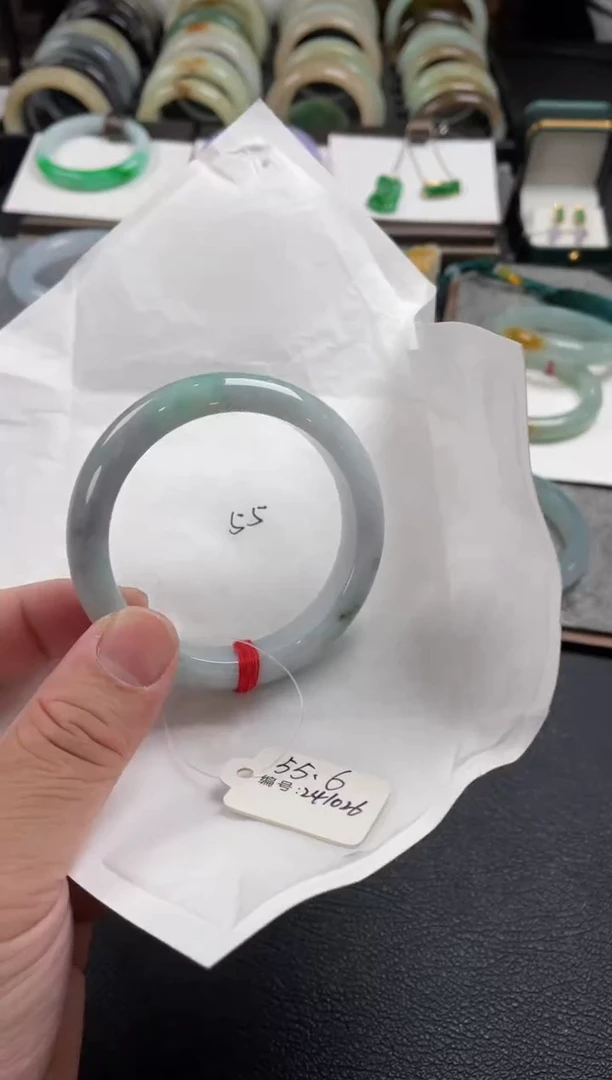 【闪购商品】翡翠手镯未镶嵌55正圈 有纹