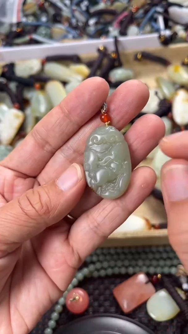 【闪购商品】和田玉颈饰未镶嵌多样性发货没有证书拍一发一有瑕