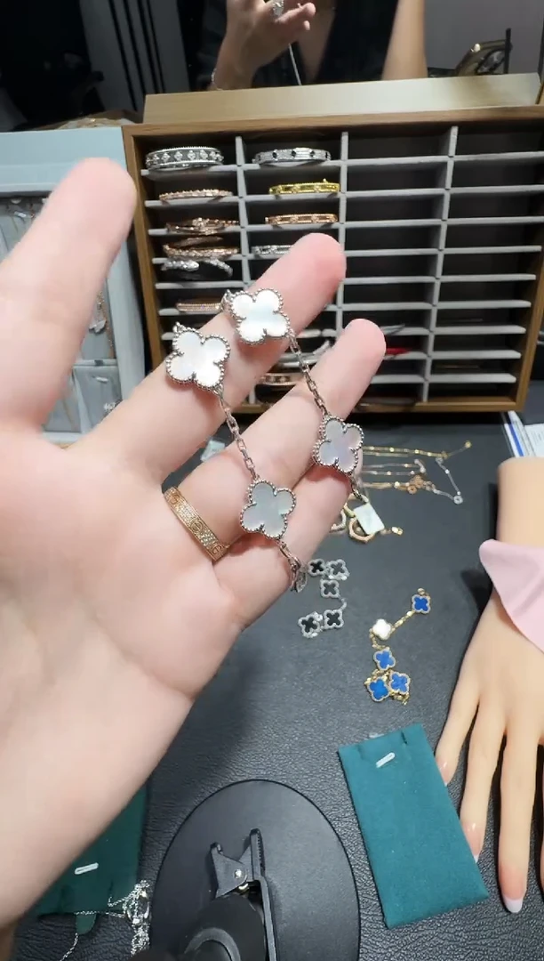 18K金镶嵌贝壳（贝母）手链白色k白，五花手链