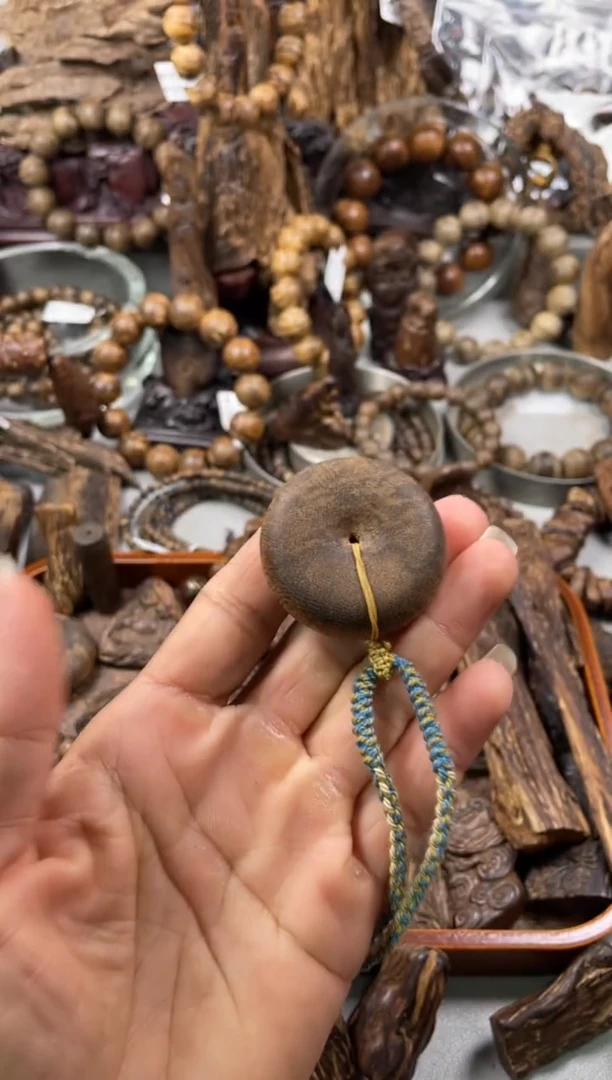 沉香沉香碎屑新****司 沉香菩萨棋