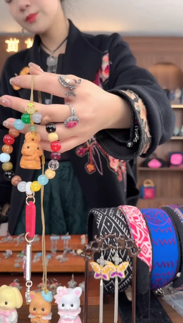 【闪购商品】织绣扶光苗绣传承187