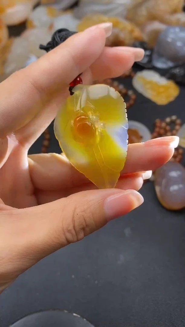 未镶嵌1玛瑙/玉髓冬****yll