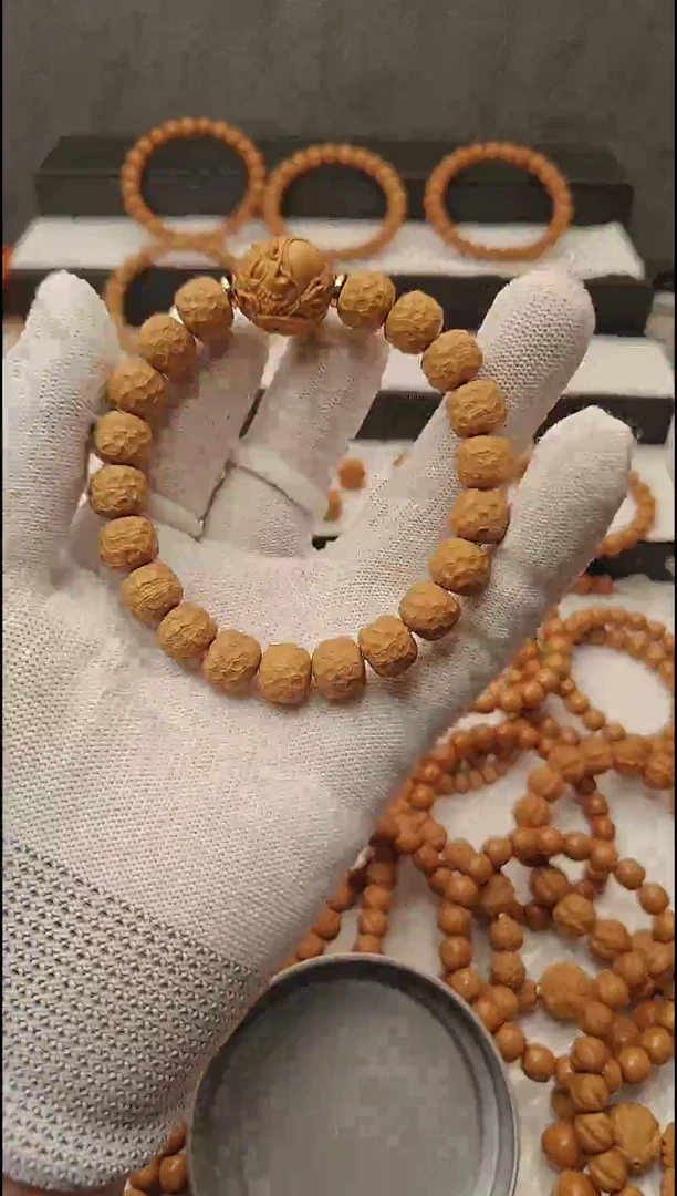 手串猴头核桃愉****皮龙鳞富甲手串