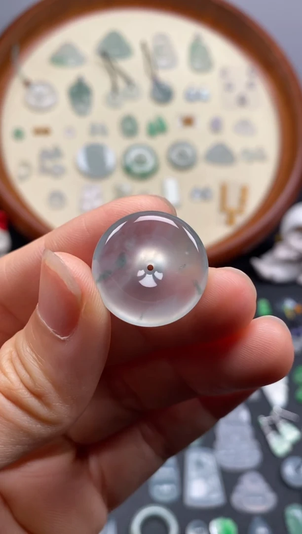 翡翠未镶嵌颈饰高冰扣子/芬