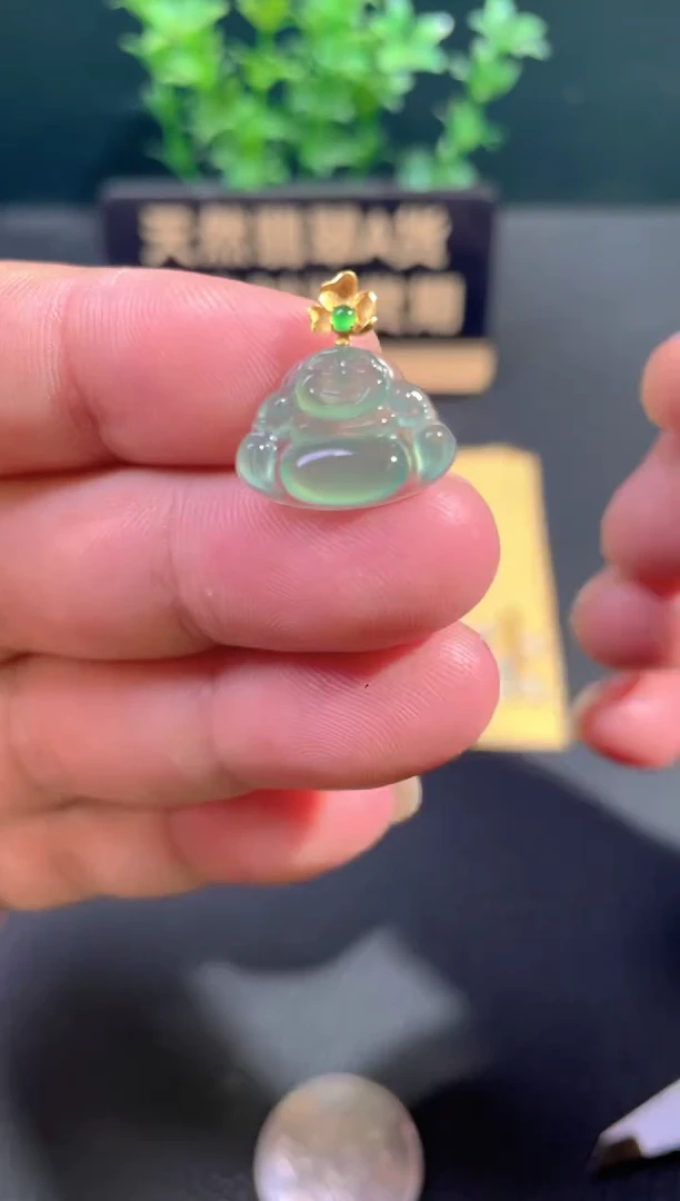 颈饰18K金镶嵌翡翠翡翠