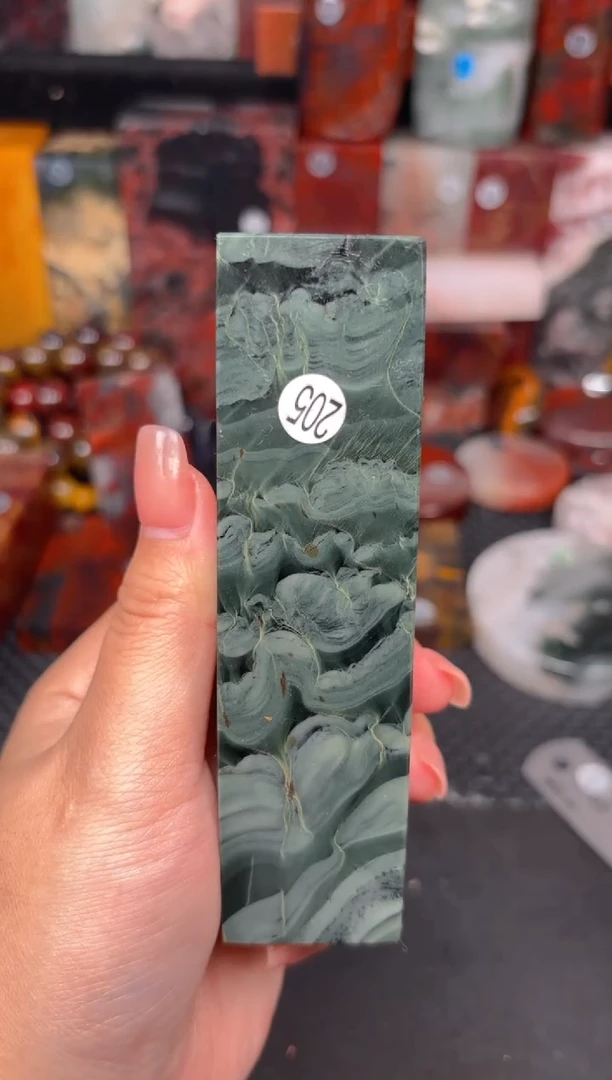 玉 桂林鸡血玉印章摆件205