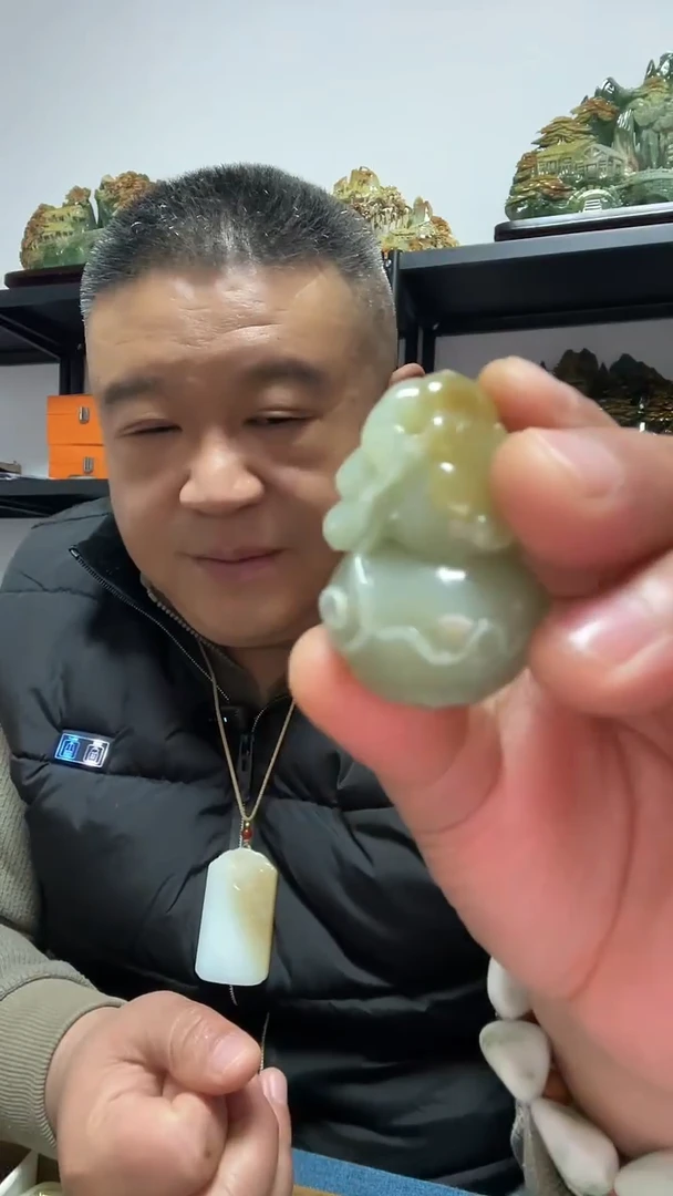 吊坠(赠链)未镶嵌和田玉葫芦吊坠