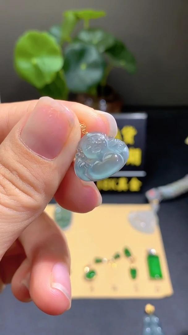 颈饰18K金镶嵌翡翠翡翠A货