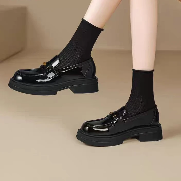 2025春季新款百搭英伦风漆皮增高真皮乐福鞋