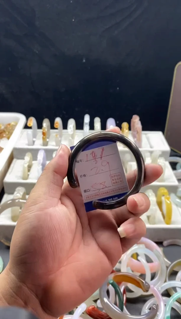 手镯玛瑙/玉髓未镶嵌127