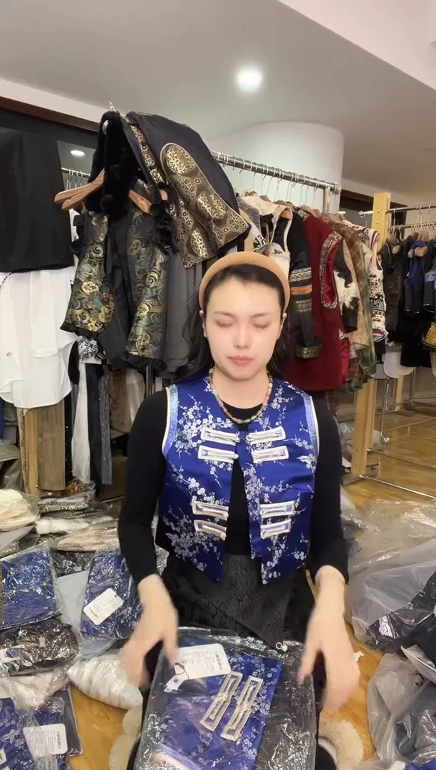 M码      100-110斤  马甲